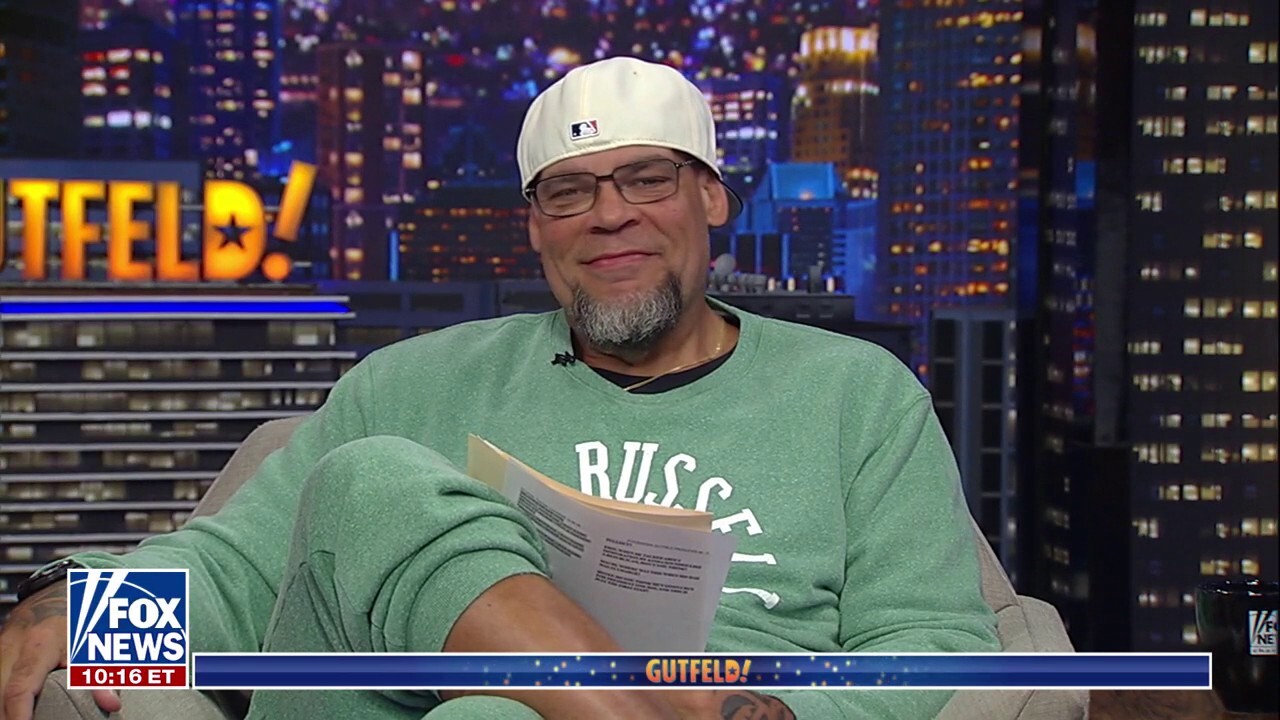 Tyrus and 'Gutfeld!' panelists discuss late-night comedy shows and their politics.