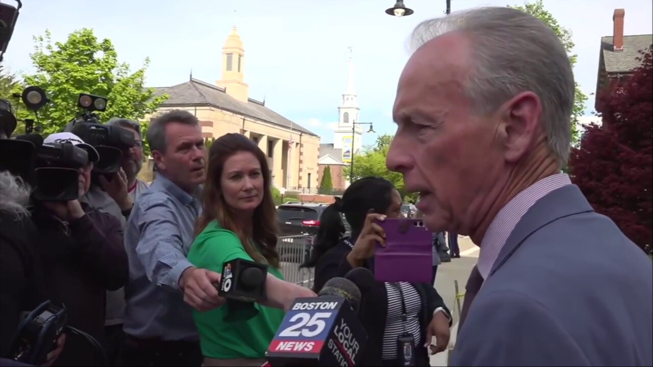 Karen Read's father praises defense team as second week of trial wraps up