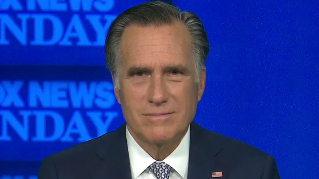 Romney jokes about recent fall, 'I went to CPAC'
