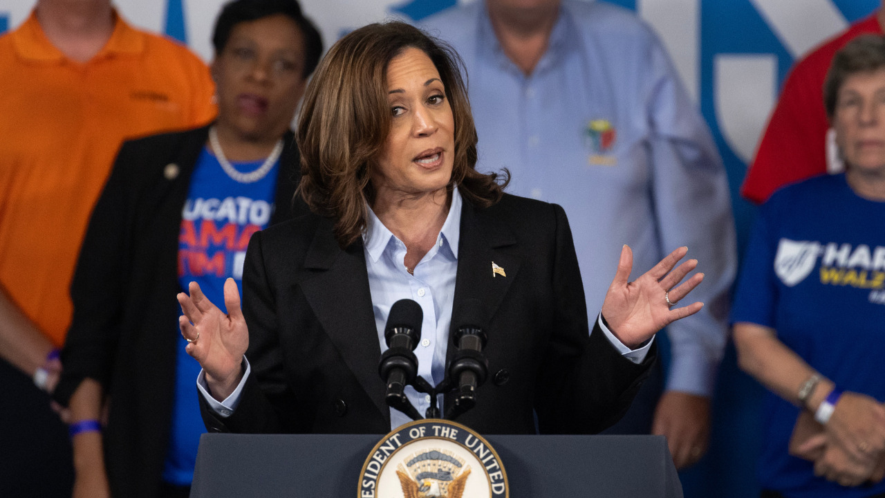 Kamala Harris rallies across the country repeating same speech in different accents