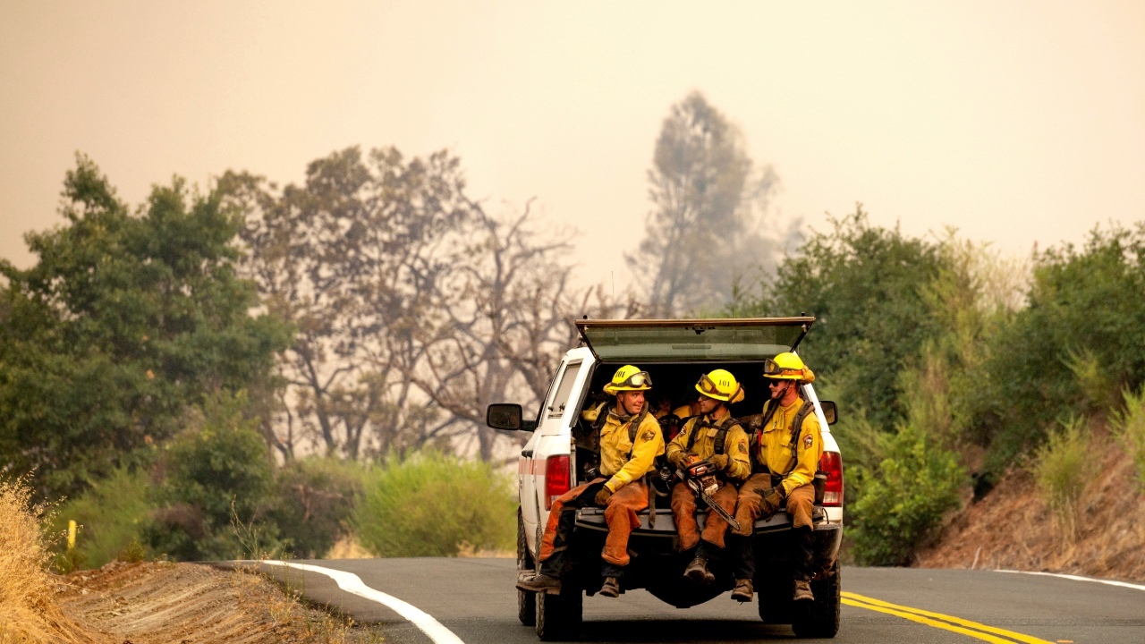 Cooler temperatures help crews battle California wildfires