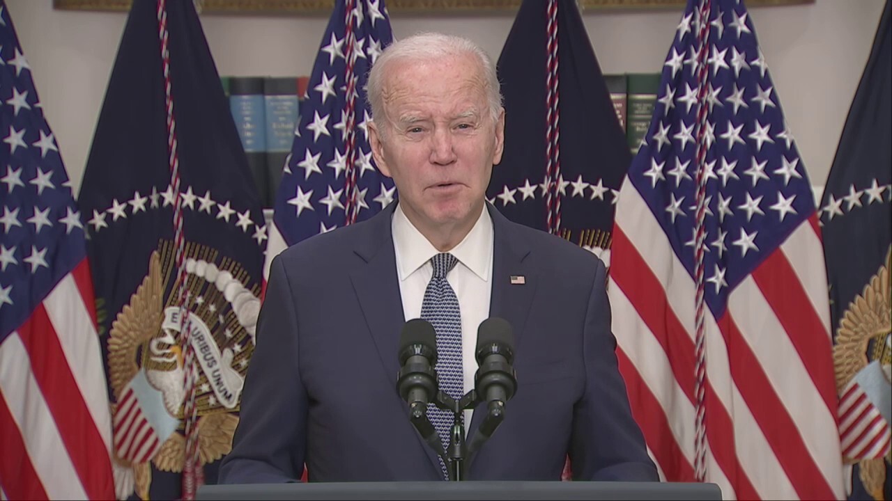 Biden leaves reporters without taking questions
