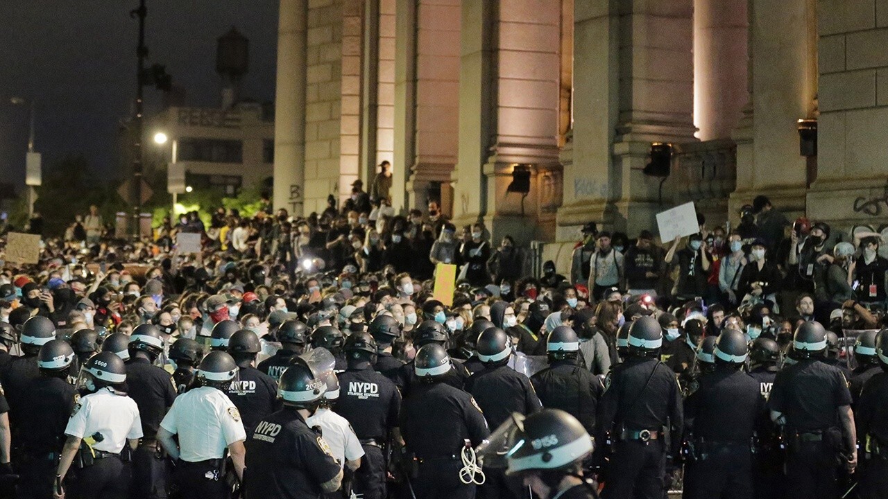Thousands of peaceful protesters defy NYC curfew
