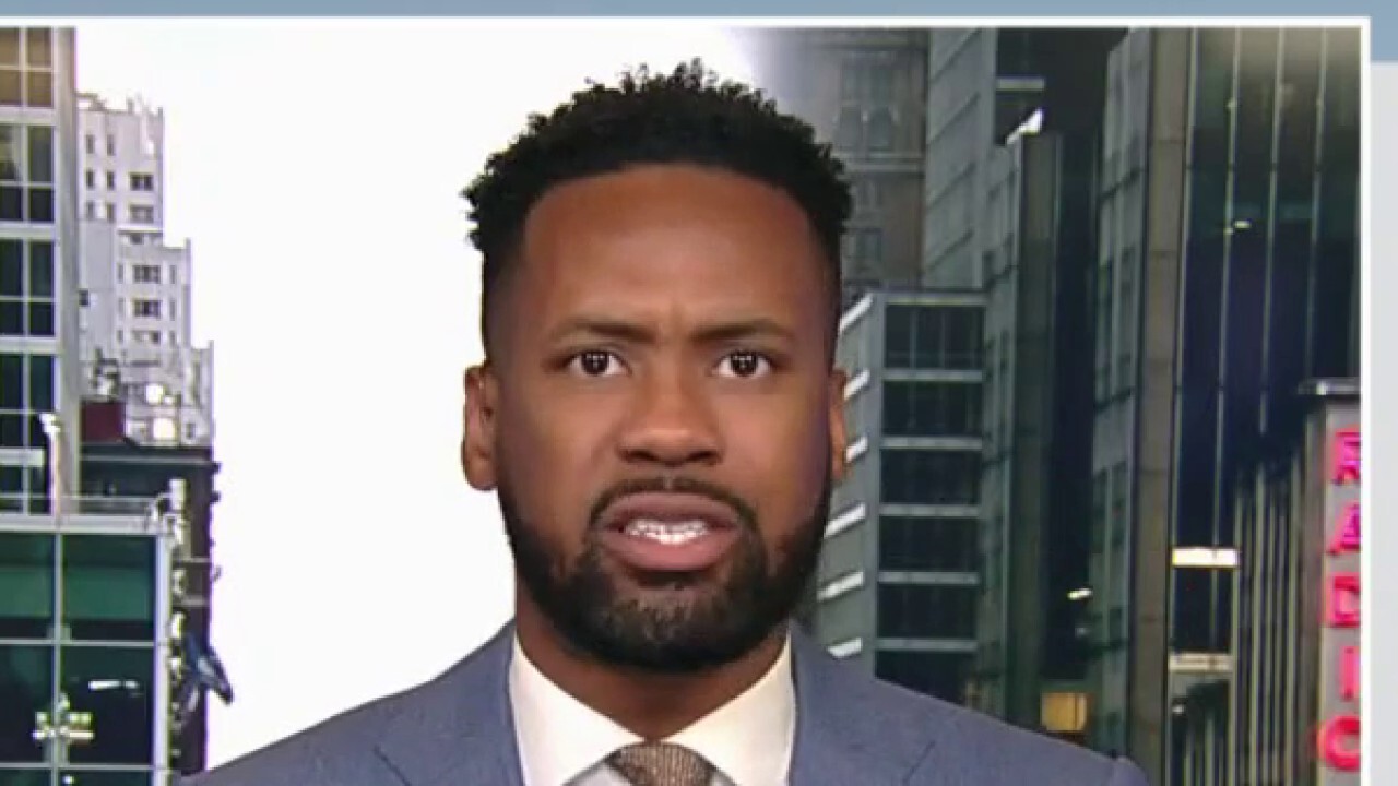Lawrence Jones sounds off at 'pundits' who downplayed imminent threat of socialism: 'I am furious'