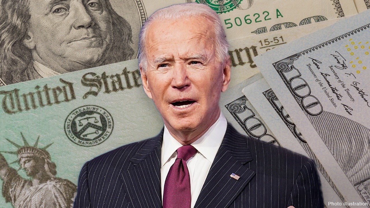 Pundits hit Biden on inflation