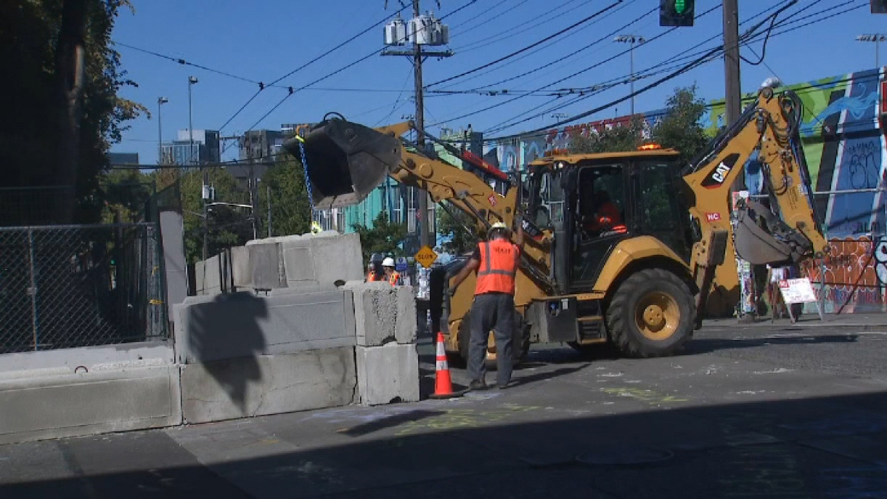 City of Seattle installs concrete barriers to protect police precinct from rioters