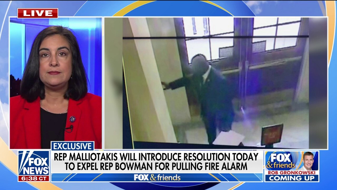 ‘Squad’ Dem faces calls for expulsion after pulling fire alarm, mocked for ‘ludicrous’ explanation