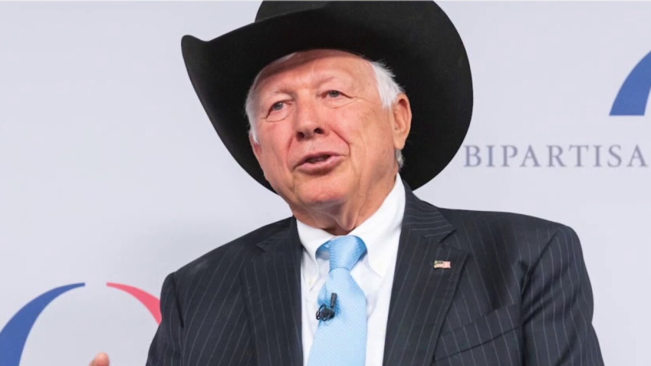 Laura Ingraham remembers Foster Friess