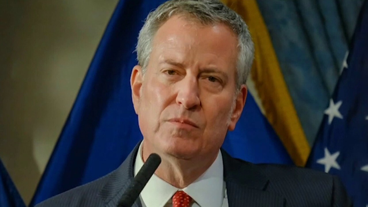 NYC Mayor De Blasio announces vaccine mandate for private sector workers