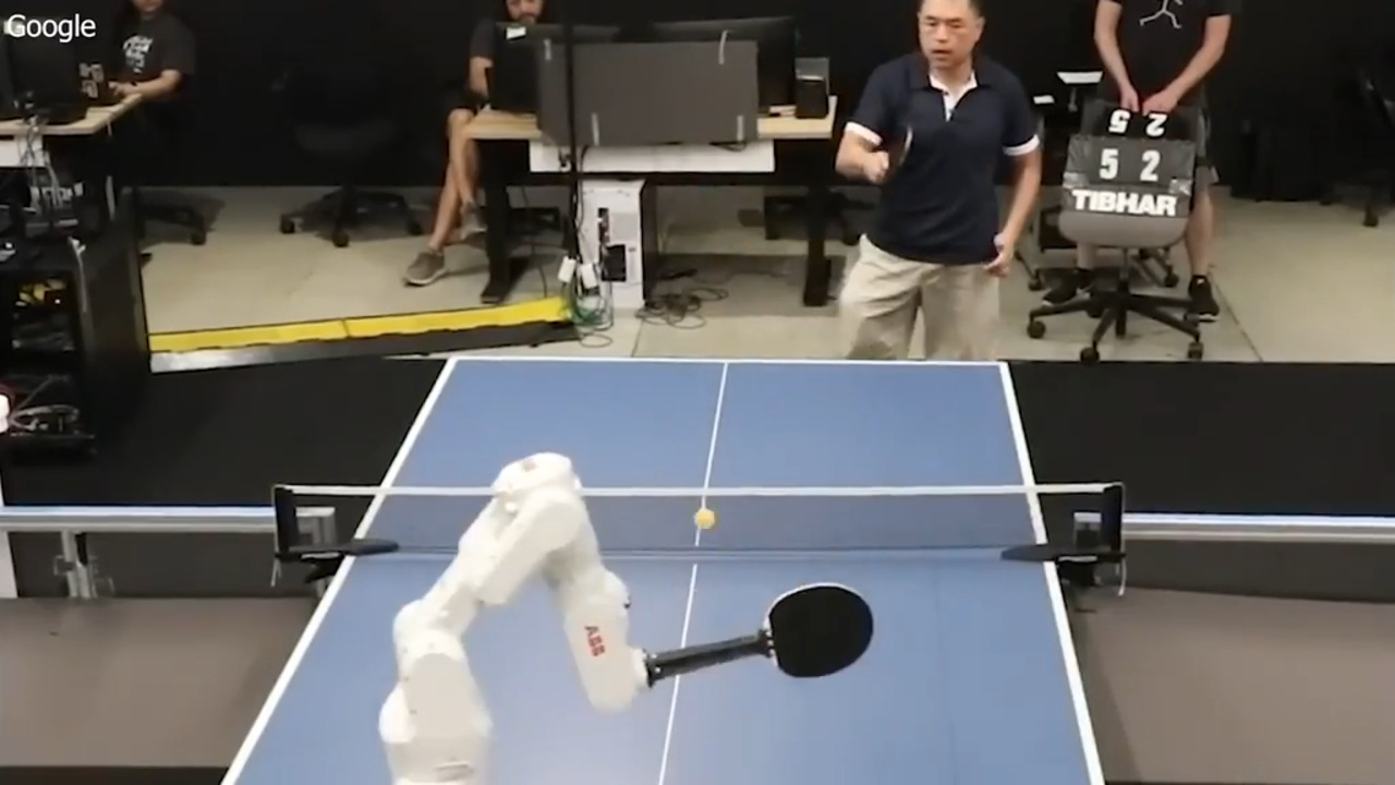 This robot plays pingpong