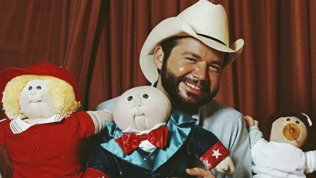 Xavier Roberts launched Cabbage Patch Kids, the dolls that incited a consumer craze and fueled the Black Friday phenomenon in 1983