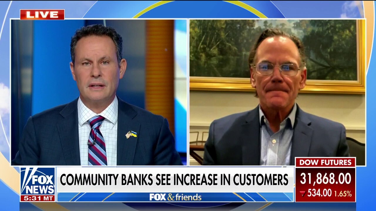 Community bank CEO asks why regulators didn't notice problems at Silicon Valley Bank