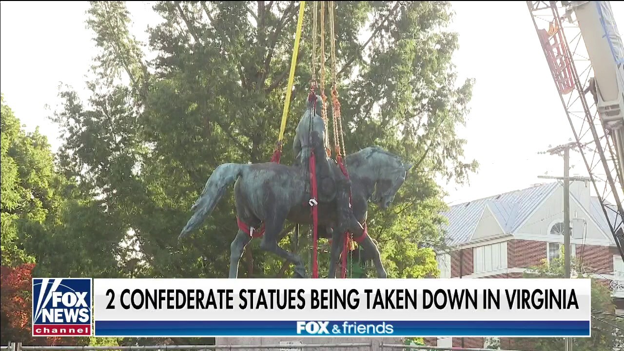 2 Confederate statues removed in Charlottesville, Virginia