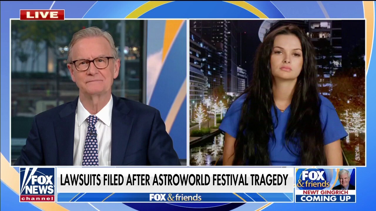 Texas nurse lost consciousness at 'uncontrollable' Astroworld Festival: 'There was no way out'