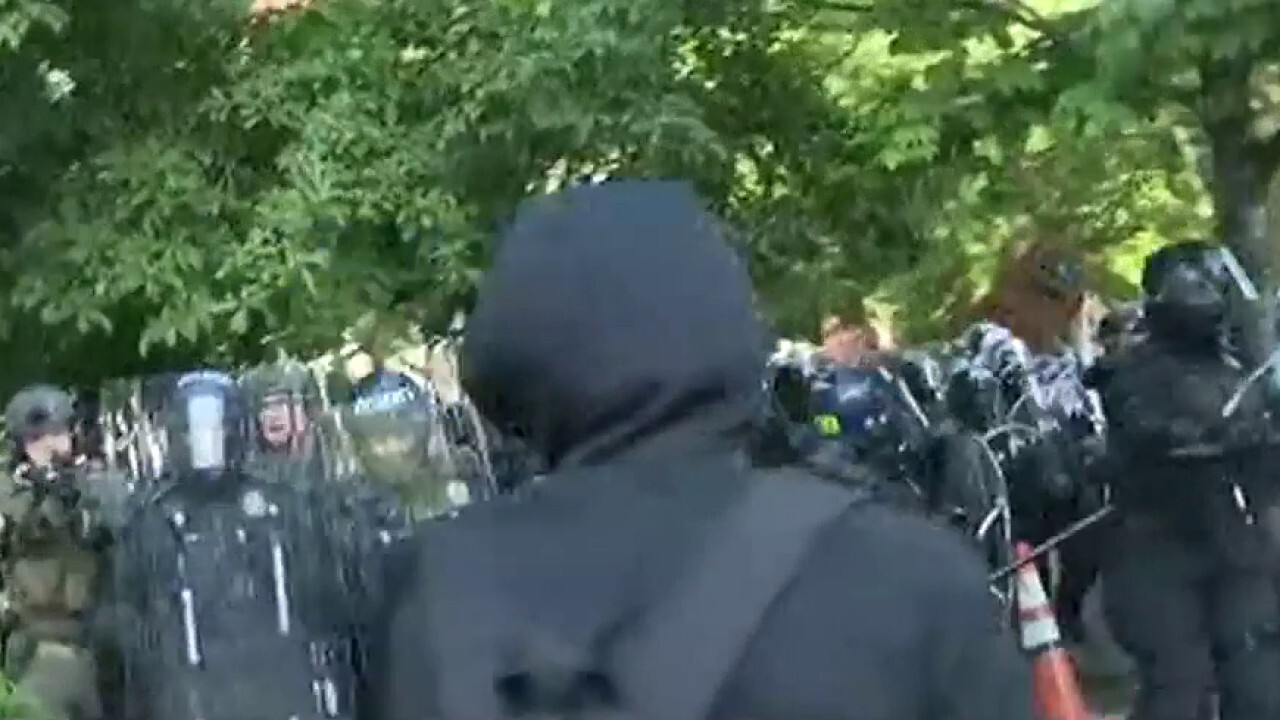 Authorities In Washington Dc Move To Clear Crowd Of Protesters From Near White House Ahead Of 