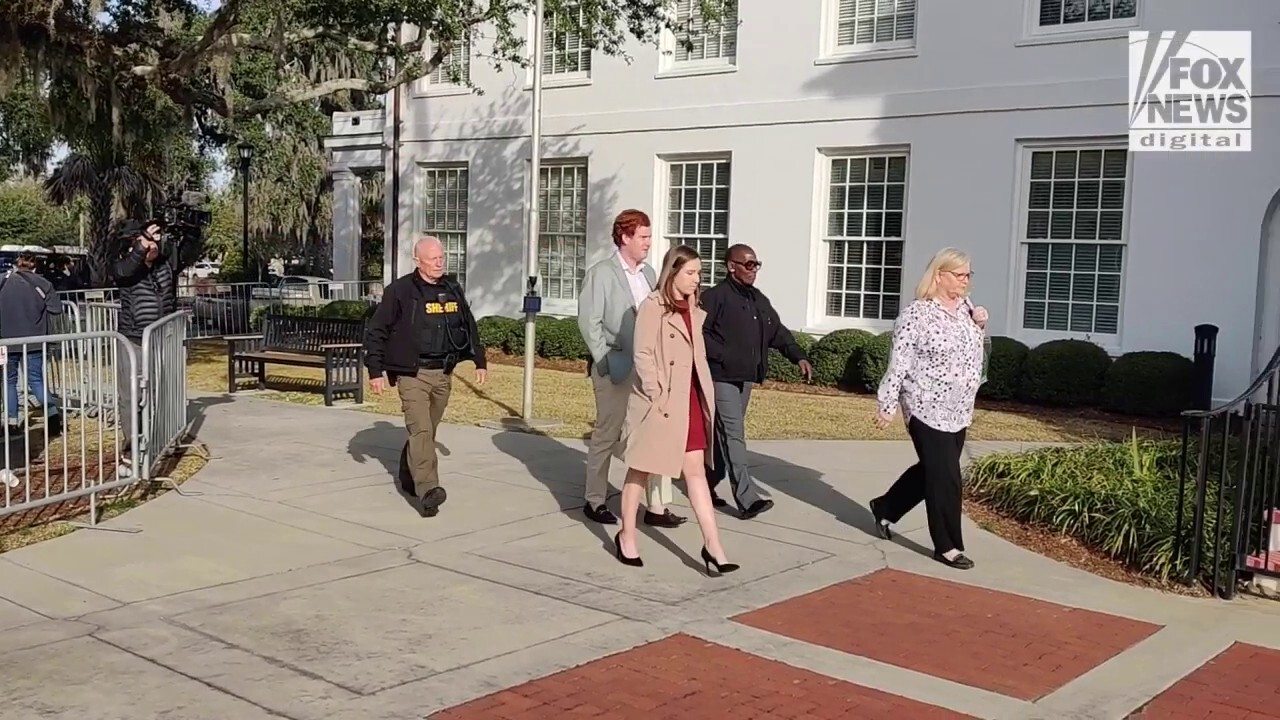 Buster Murdaugh arrives at South Carolina court for father Alex