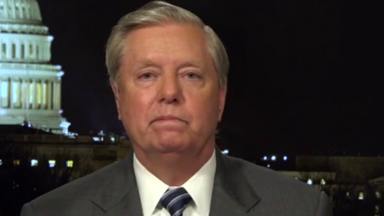 Sen. Lindsey Graham's message to judge in the Michael Flynn case: Dismiss the case	