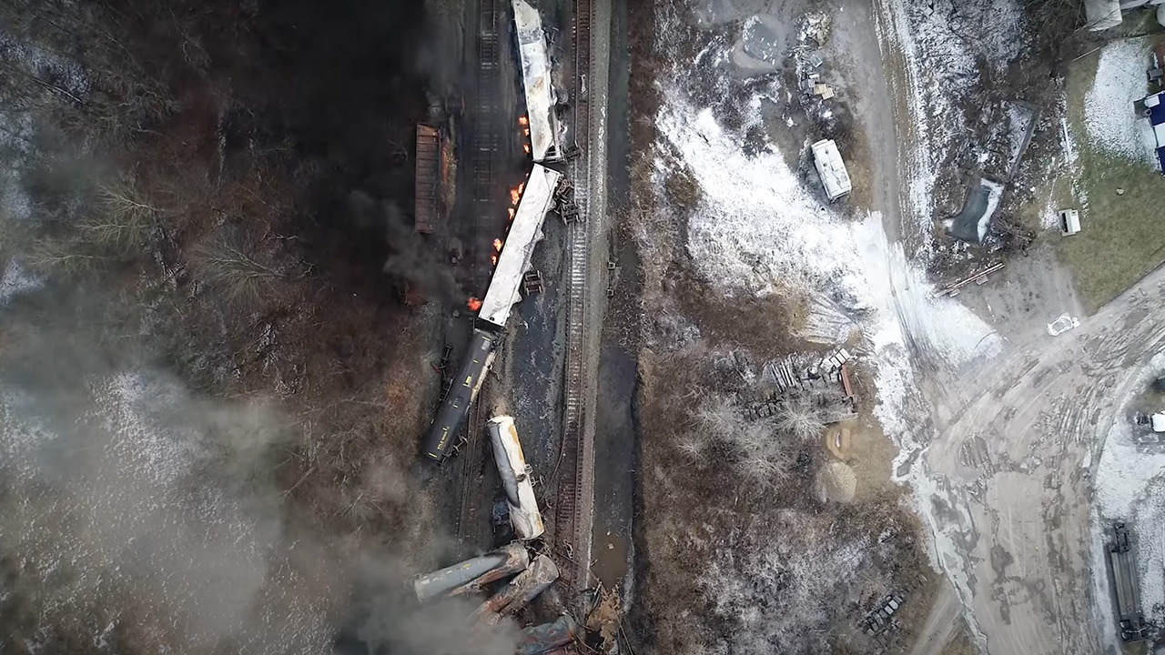 WATCH LIVE: Officials hold presser to address updates to toxic train derailment in East Palestine, Ohio
