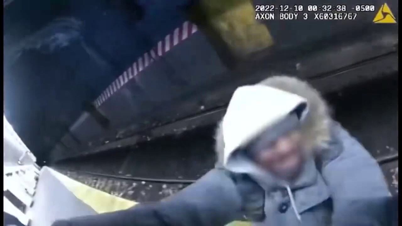 NYPD officers rescue intoxicated man who fell onto subway tracks: video