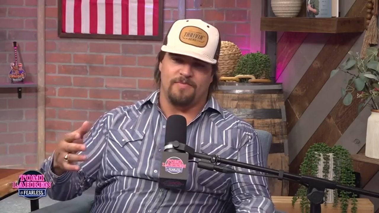 Gavin Adcock is “Irritated” at the Way Mainstream Media Portrays Our First Responder Heroes | Tomi Lahren is Fearless