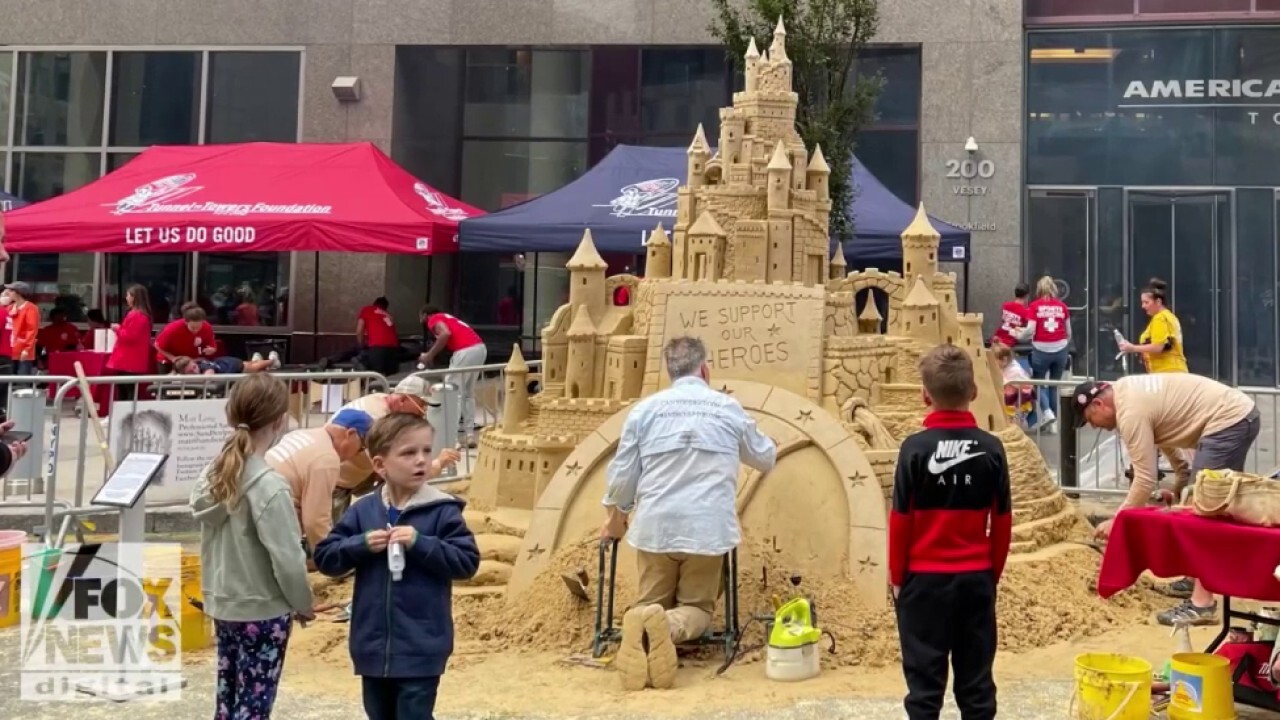 Sand sculptor in NYC dedicates his handiwork to America's first responders