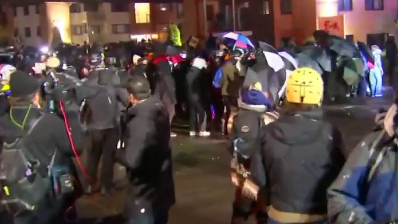 FOX reporter Mike Tobin: Some rioters identified themselves as Antifa