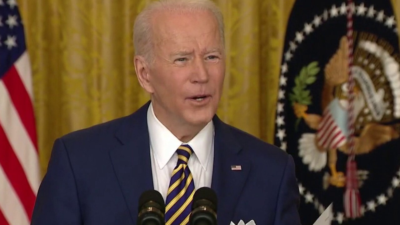 Democrats concerned about Biden impact on midterms 