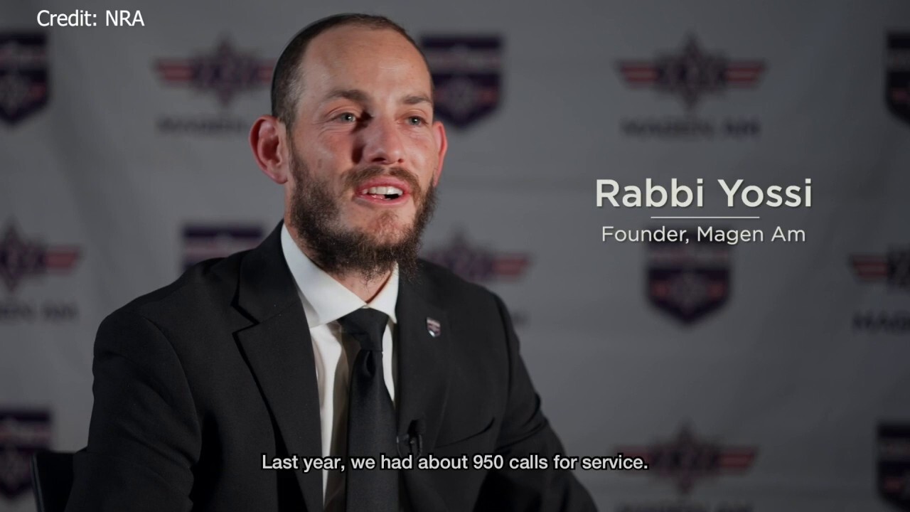 Равин с оръжие води натиск за въоръжаване, обучаване на еврейската общност на фона на високо напрежение: видео