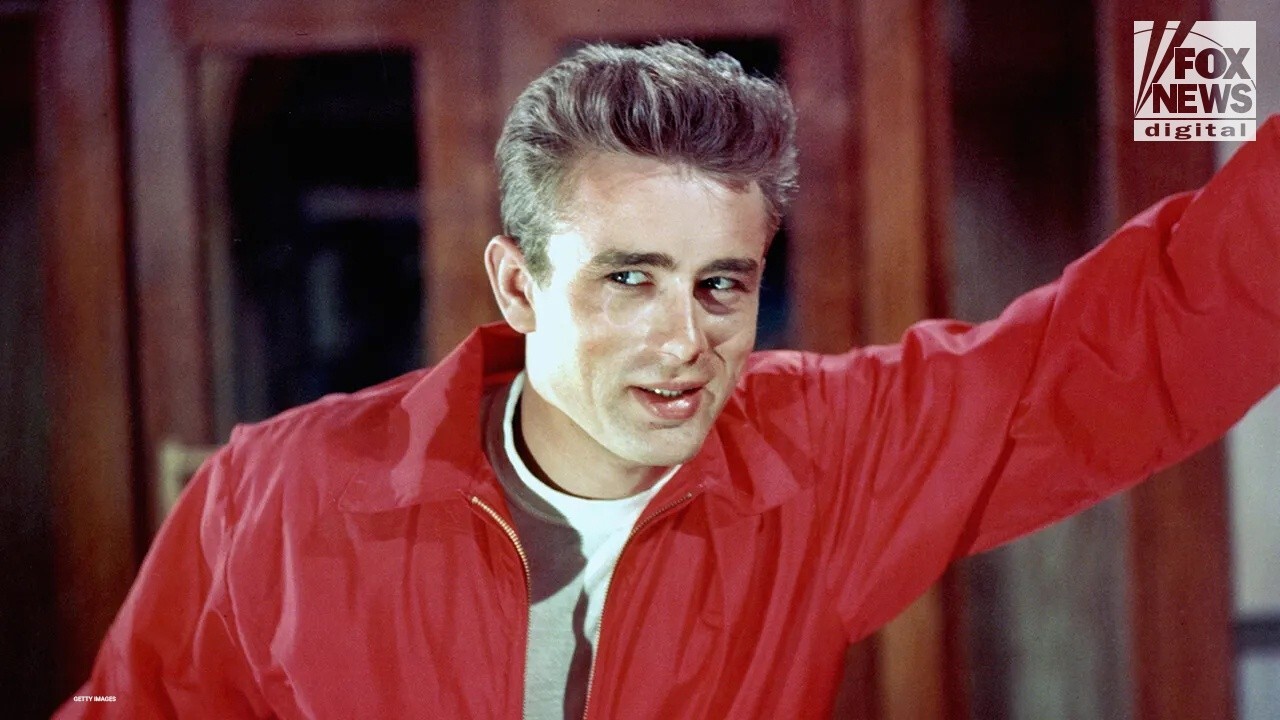 'Rebel Without a Cause' star James Dean was blackmailed by lover: book