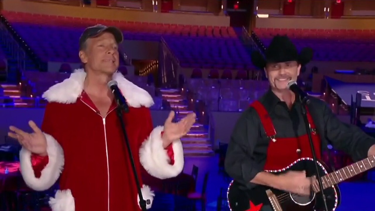 Mike Rowe, John Rich top Adele on iTunes chart with ‘Santa’s Gotta Dirty Job’