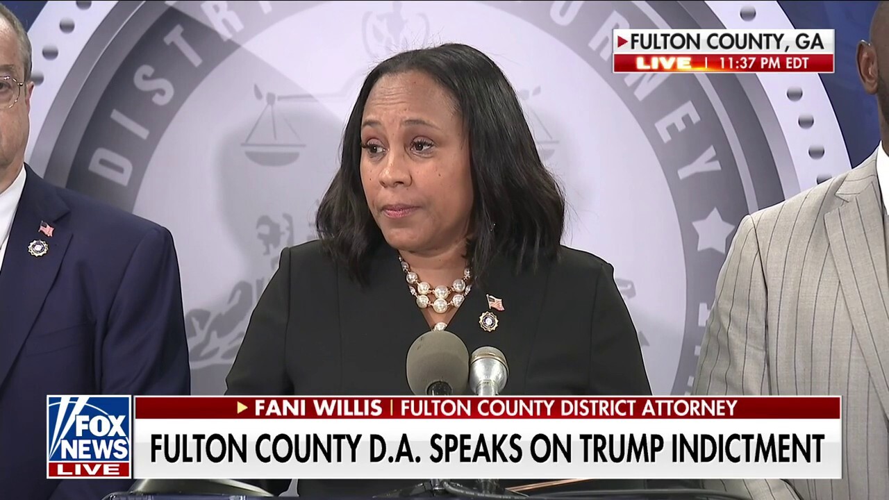 Fulton County DA gives statement on indictment against Trump, 18 others in Georgia case