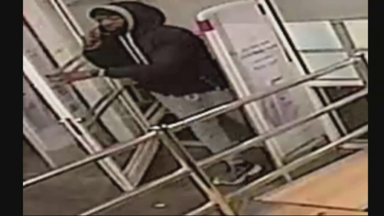 Police search for suspect in failed CVS robbery in Pennsylvania