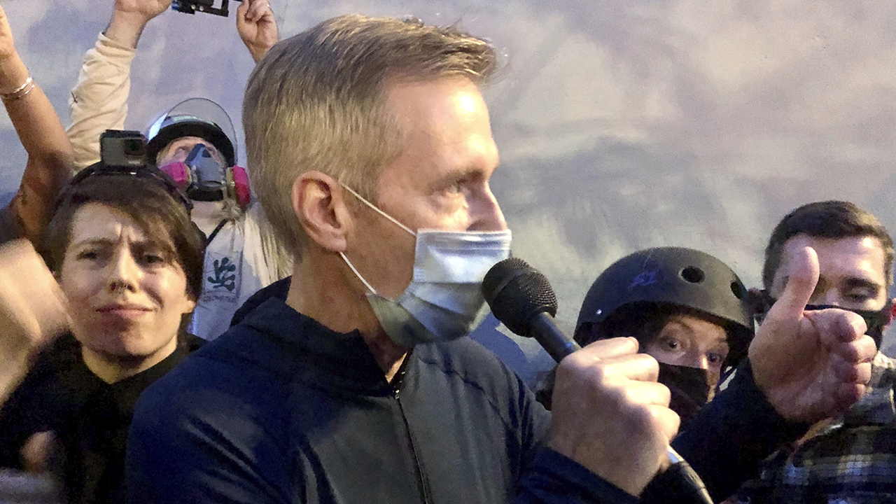 Portland Mayor Shouted Down Tear Gassed During Downtown Visit To Address Protesters Fox News 