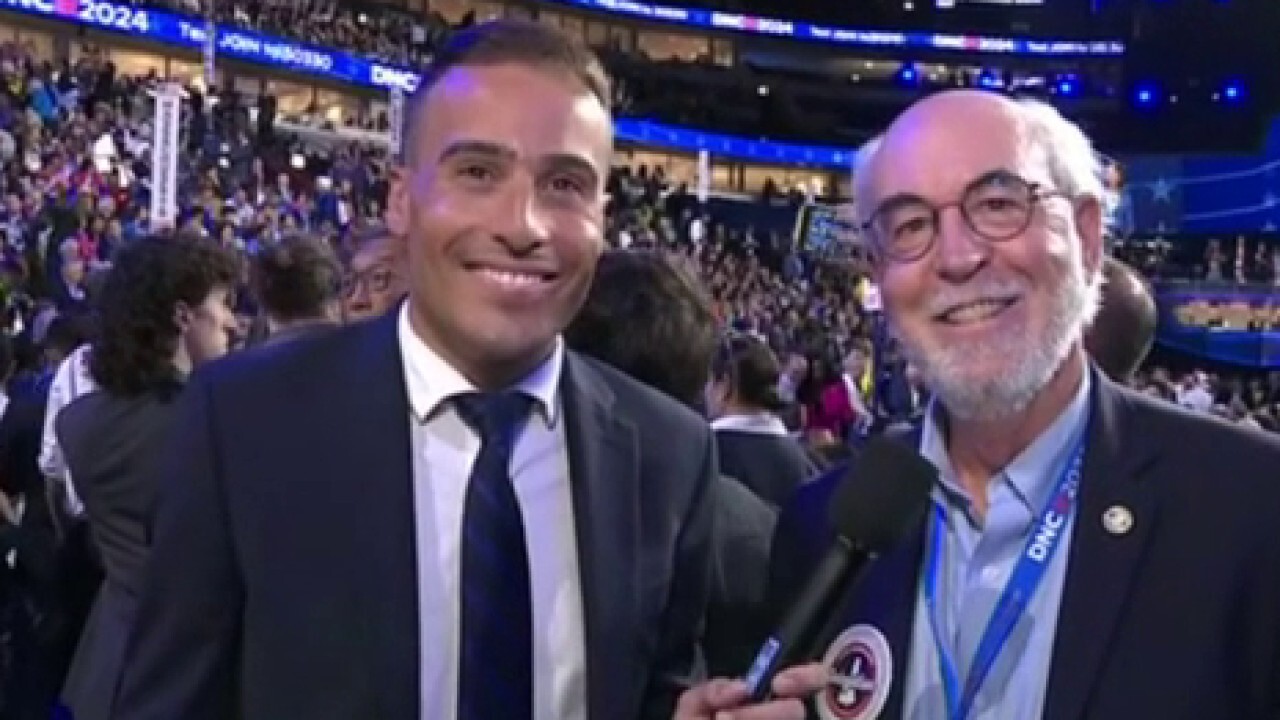 Jesse Watters' uncle appears at the DNC