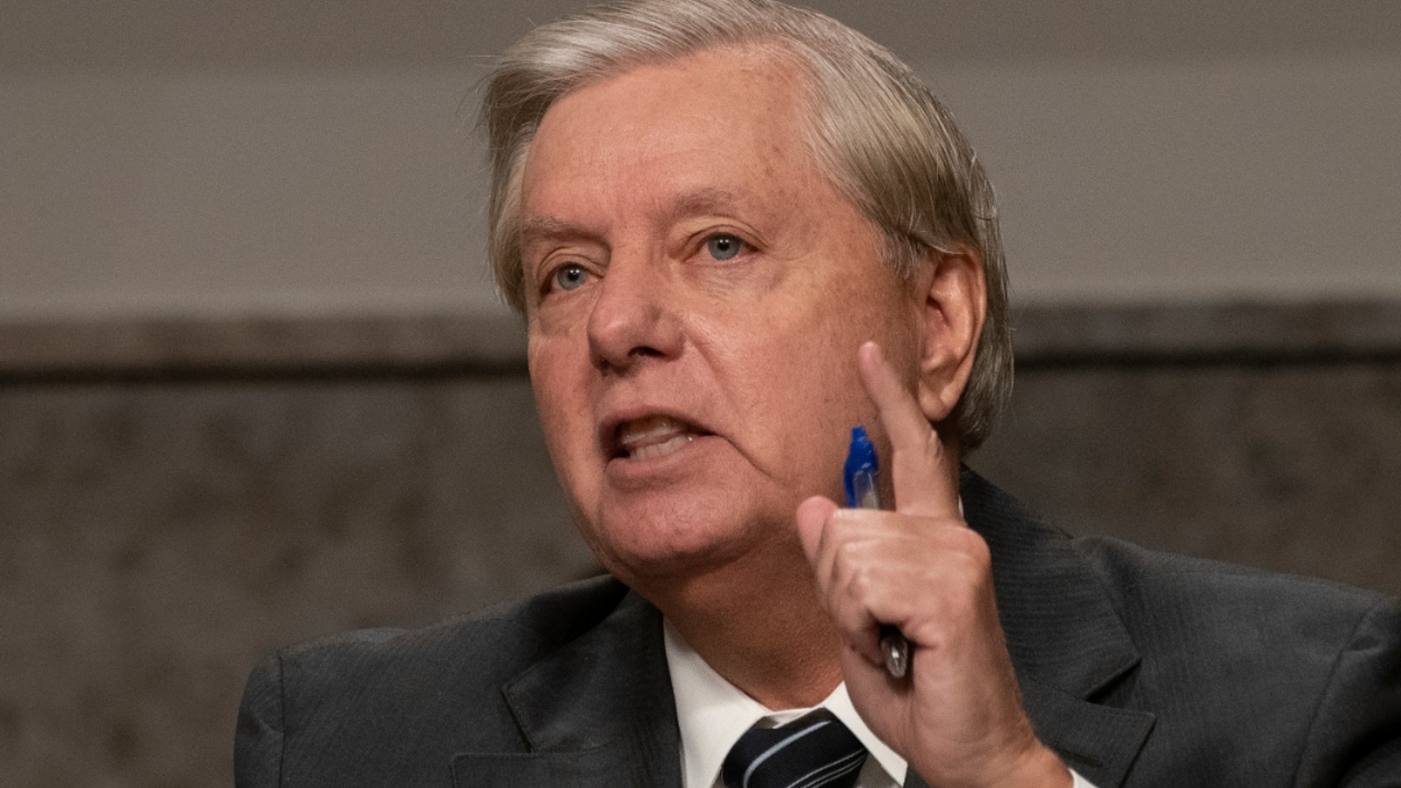 Lindsey Graham grills James Comey on Russia probe, Steele dossier