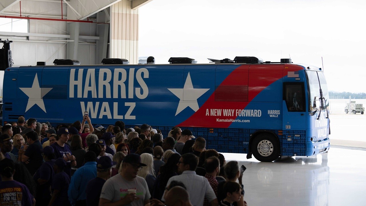 Harris, Walz kick off Pennsylvania bus tour