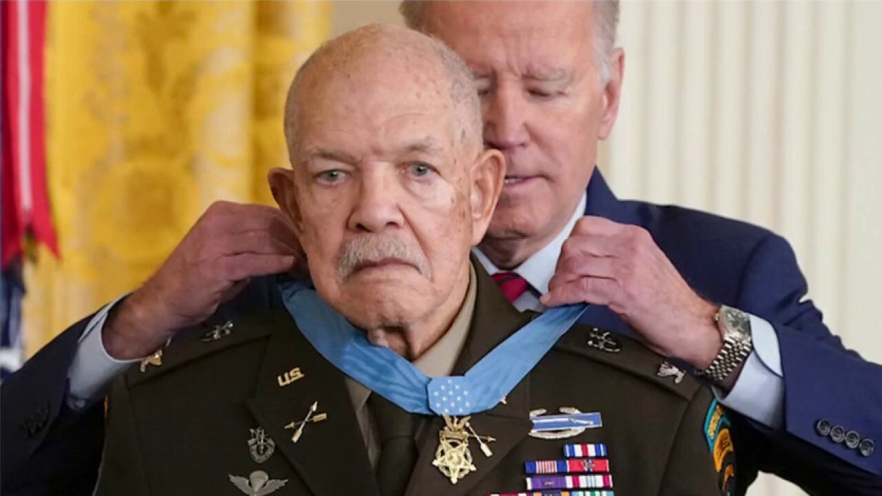 Vietnam War Veteran Receives Medal Of Honor Fox News Video