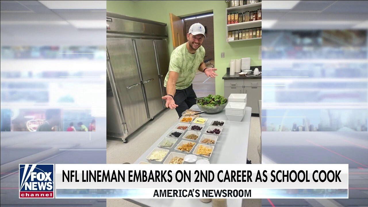 Retired NFL player embarks on second career as school cafeteria cook