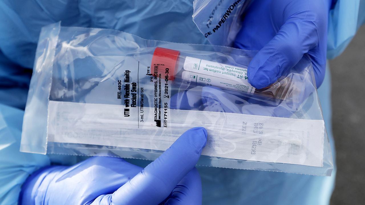 Officials warn US coronavirus cases will spike as test kits become more widely available 