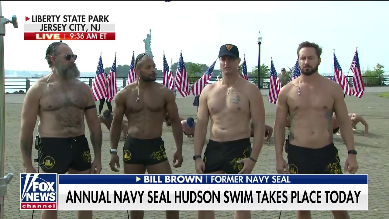 Navy SEALs swim across Hudson River to honor fellow veterans: ‘It’s an absolute honor’