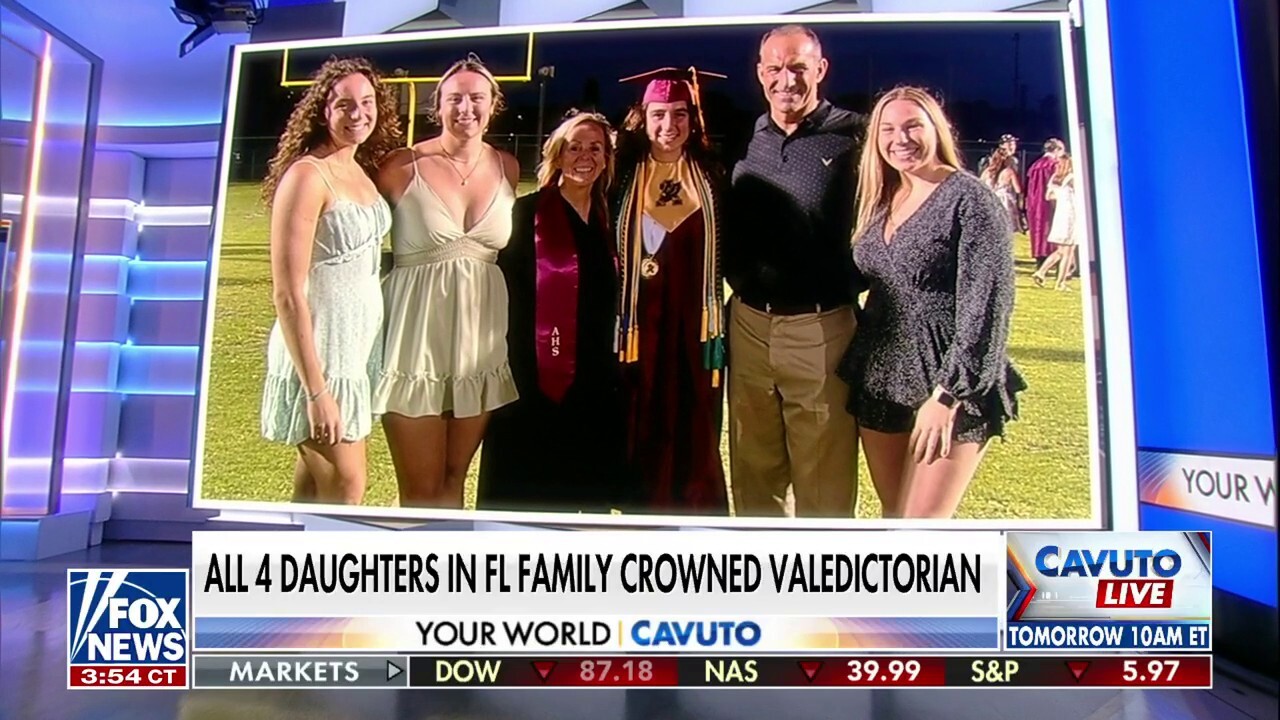 Florida mom Tracey Rendina joins ‘Your World' to share how each of her four daughters, among them Ryleigh, were their class's valedictorian in a rare feat.