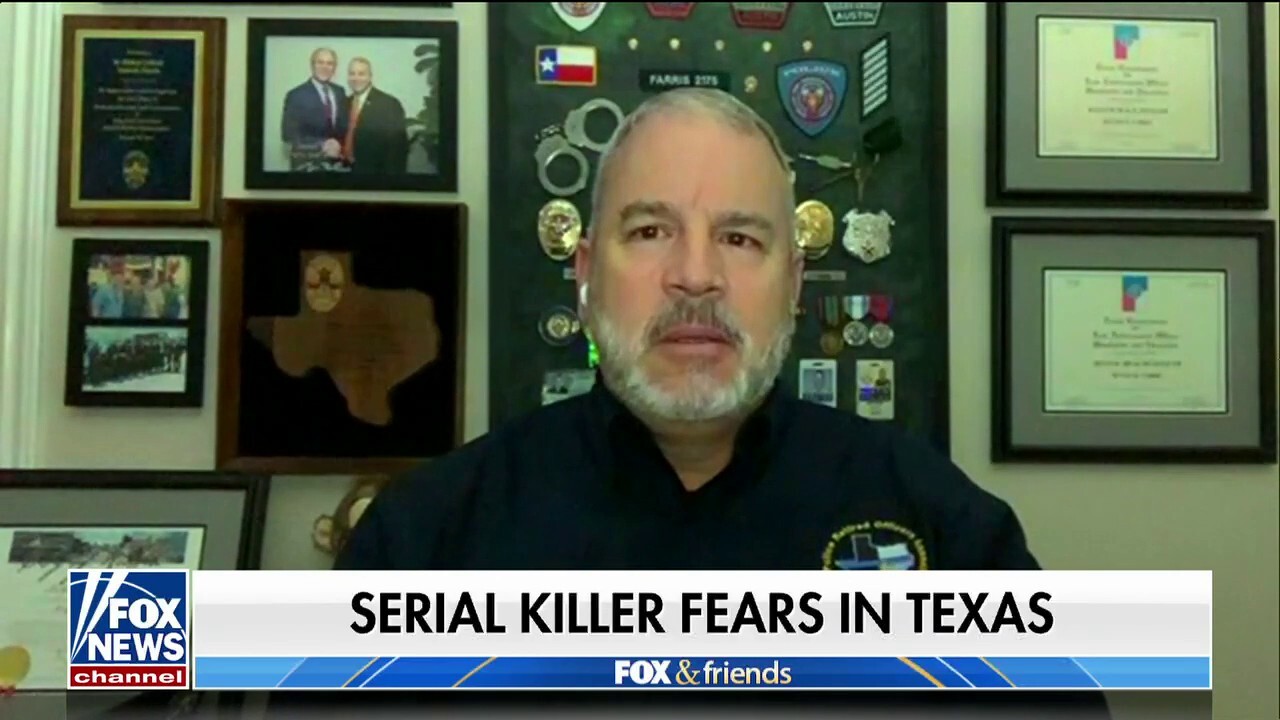 Police investigate bodies found in Texas lake, downplay serial killer fears