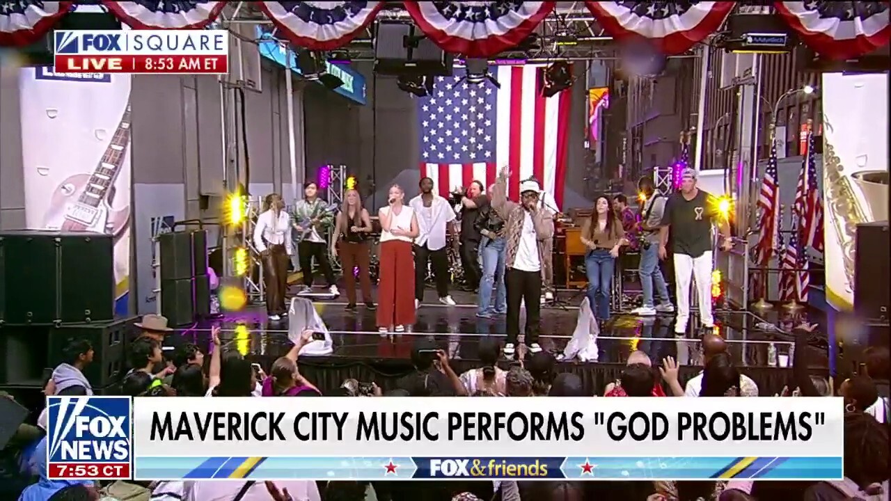 Maverick City Music performs ‘God Problems’