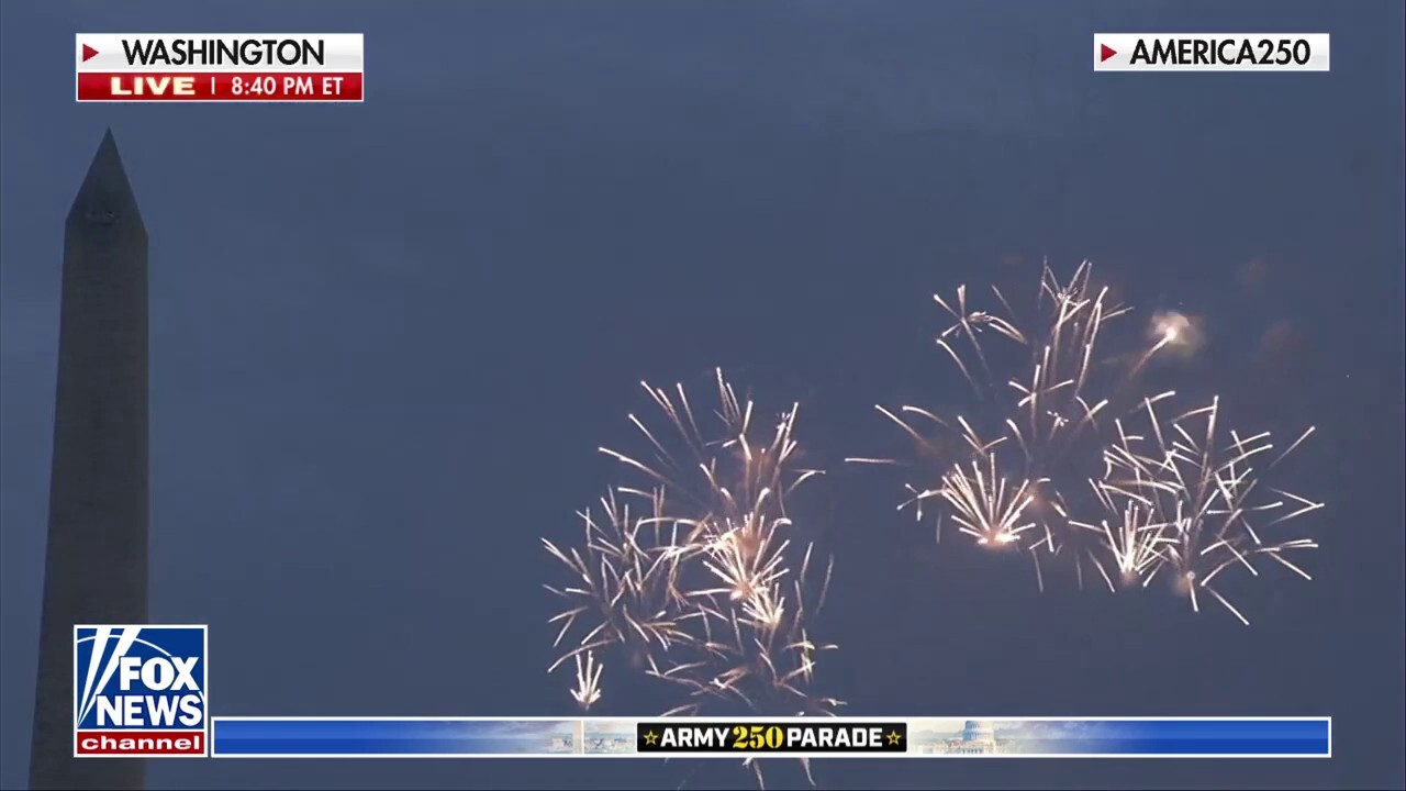 Fireworks light up DC skyline during Army parade