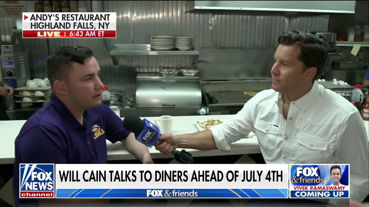 Will Cain talks patriotism with diners at Andy’s Restaurant