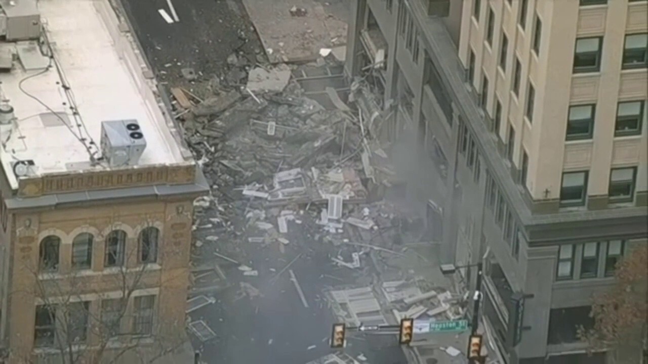 Новополучени обаждания на 911 от мястото на експлозията в хотел