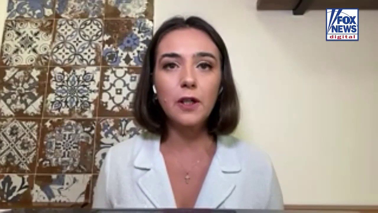 Former Zelenskyy aide urges him to meet Putin in Moscow to end war