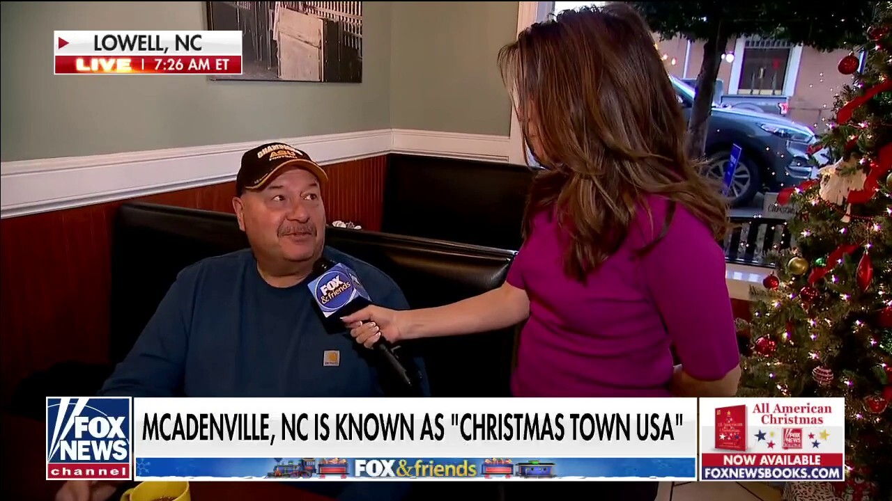 Rachel Campos-Duffy talks to locals near 'Christmas Town USA'