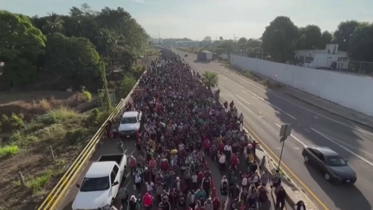 Biden's border crisis: 8,000+ migrant caravan en route to the US border
