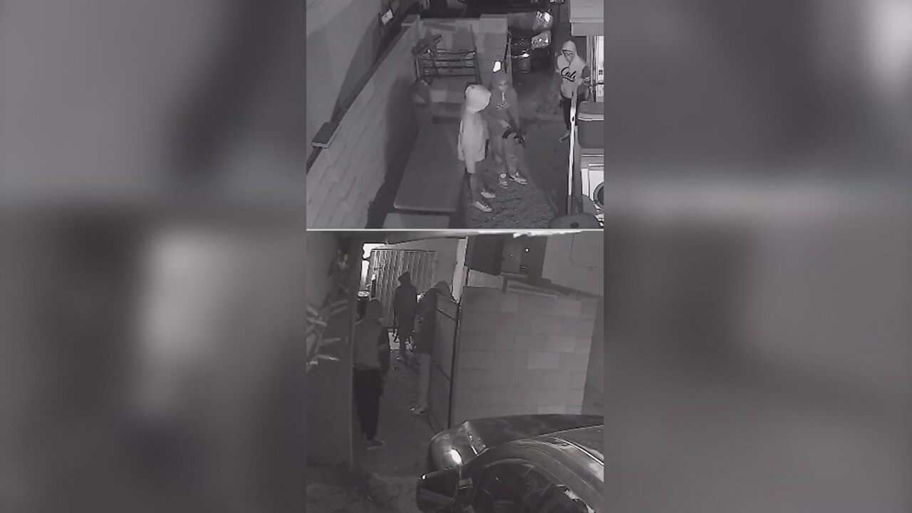 Video shows armed burglary suspects enter Phoenix backyard
